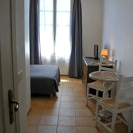 Castel Mistral