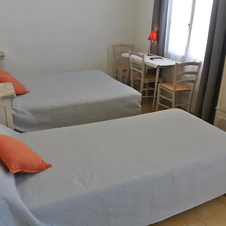 מלון Castel Mistral